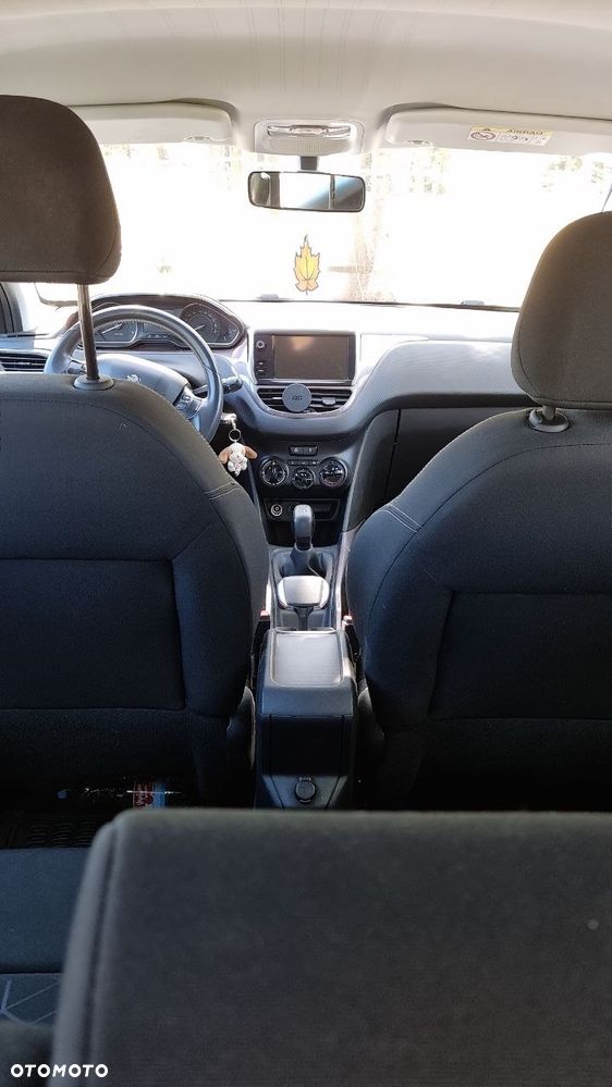 Peugeot 2008 - 18