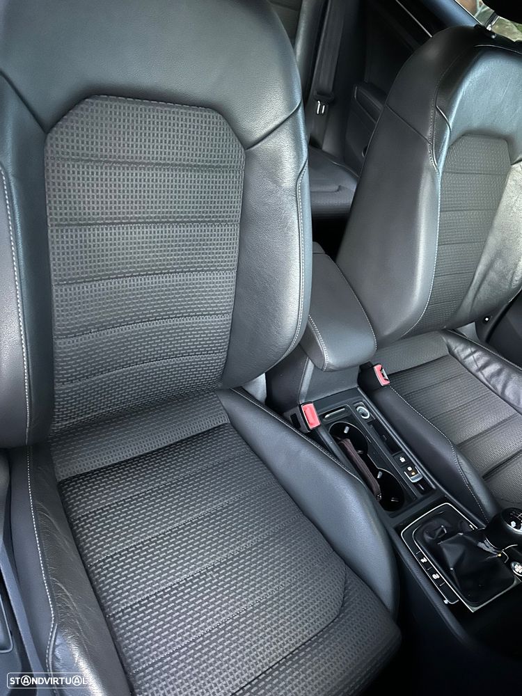 VW Golf Variant 2.0 TDi Confortline - 13