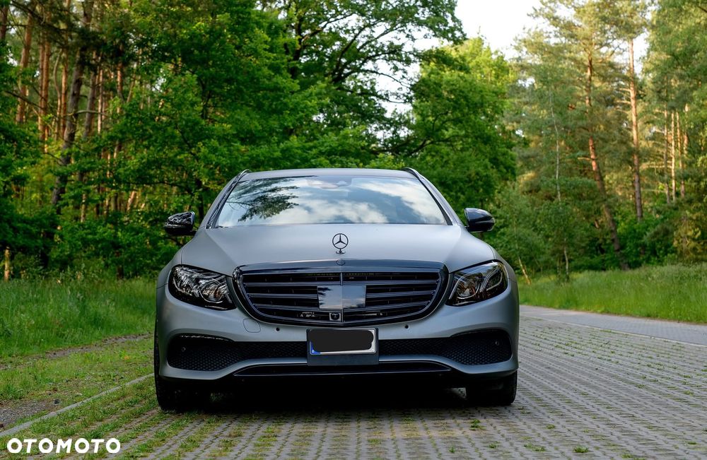 Mercedes-Benz Klasa E 400 4-Matic 9G-TRONIC - 2