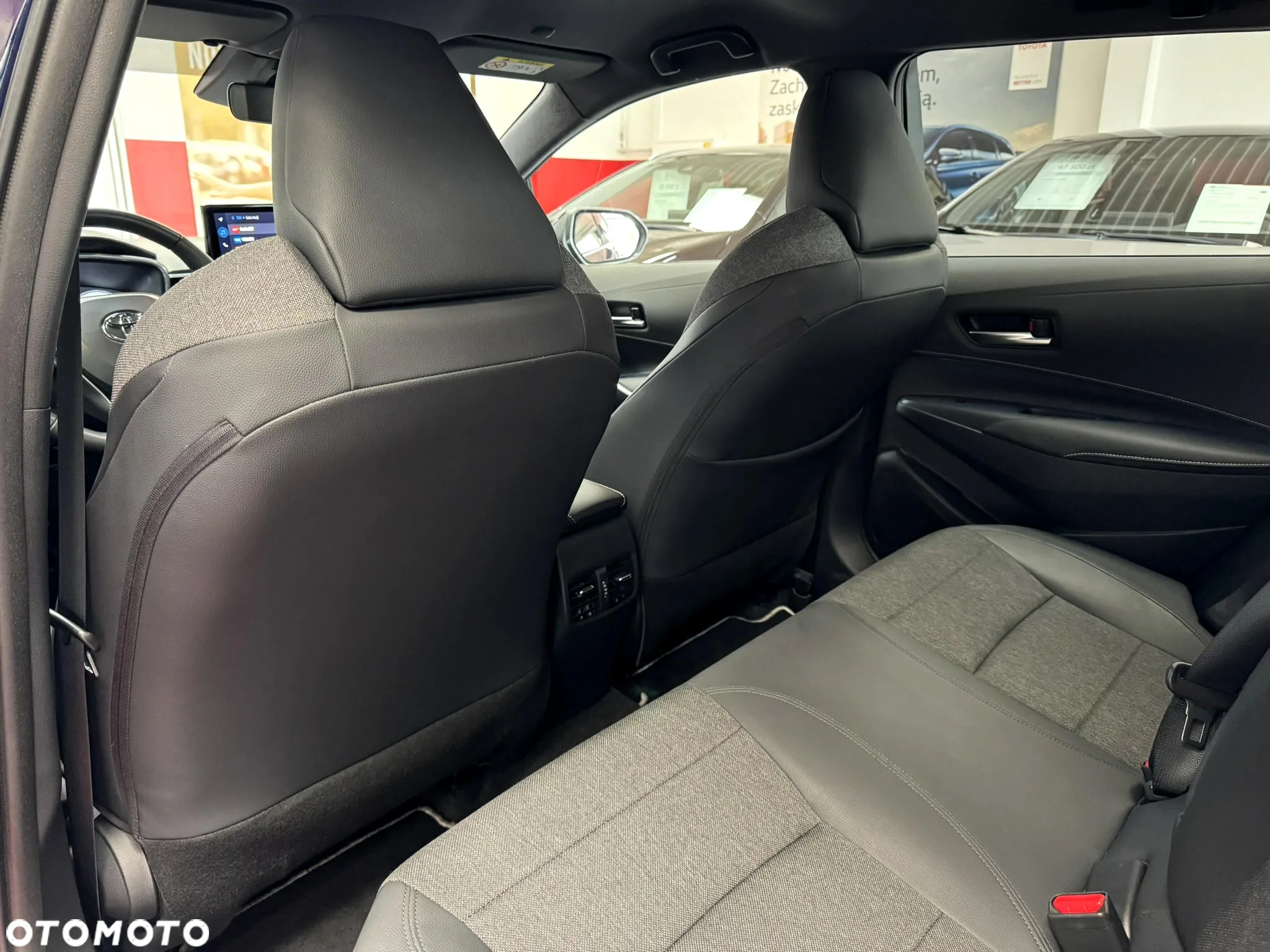 Toyota Corolla 1.8 Hybrid Style - 15