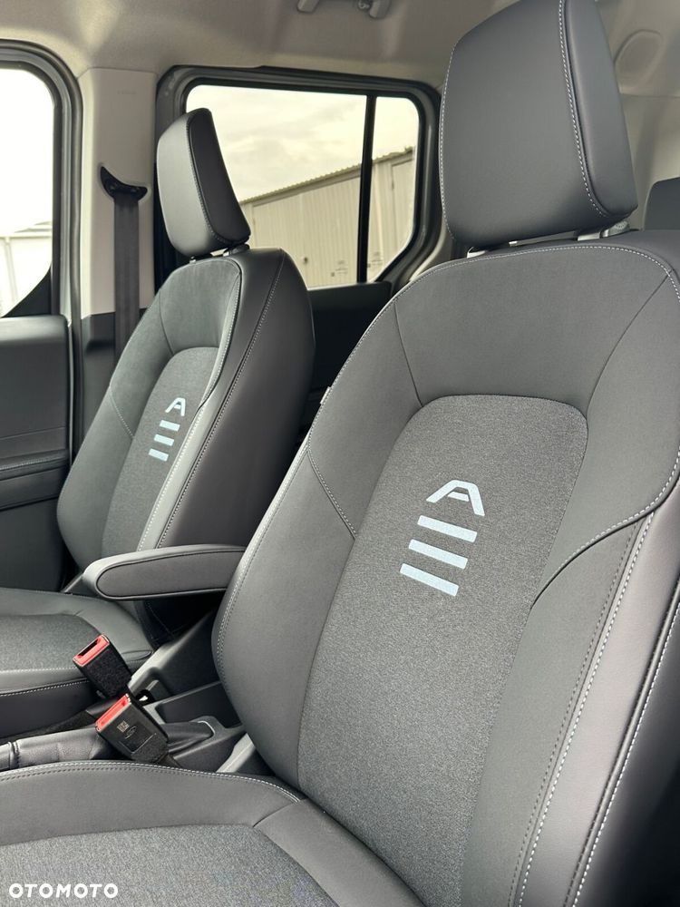 Ford Tourneo Courier - 25