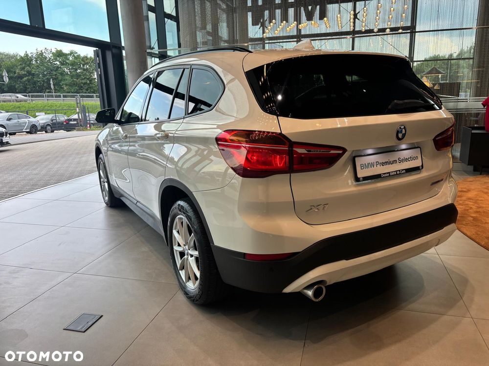 BMW X1 sDrive18i Advantage - 10