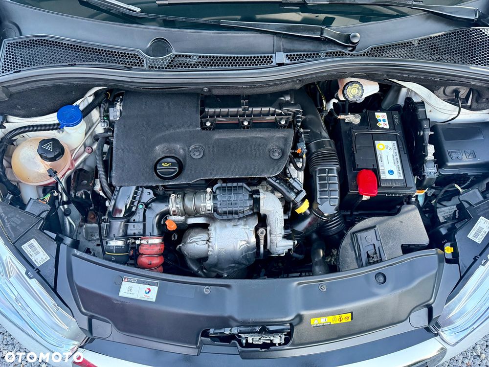 Peugeot 208 - 38