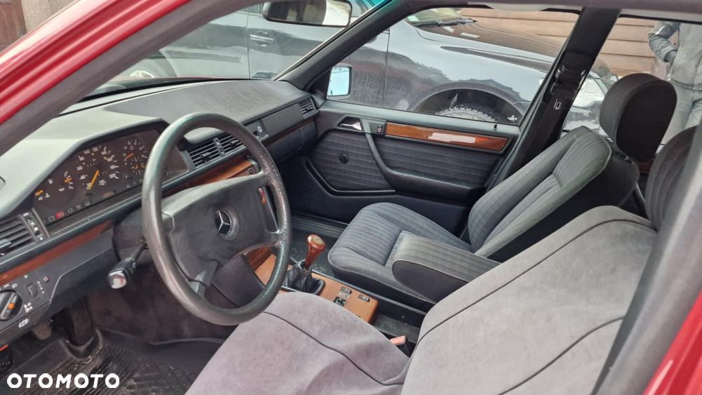 Mercedes-Benz W124 (1984-1993) - 14