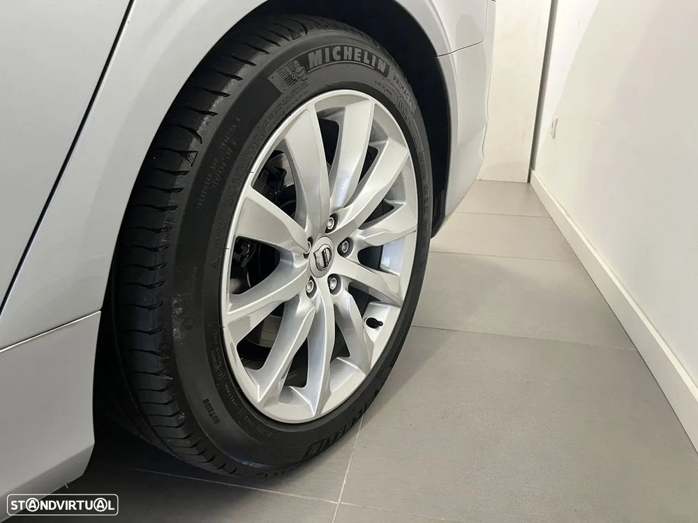 Volvo V90 2.0 D5 Momentum AWD Geartronic - 33