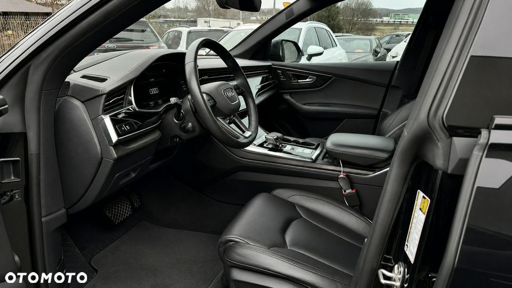 Audi Q8 - 9