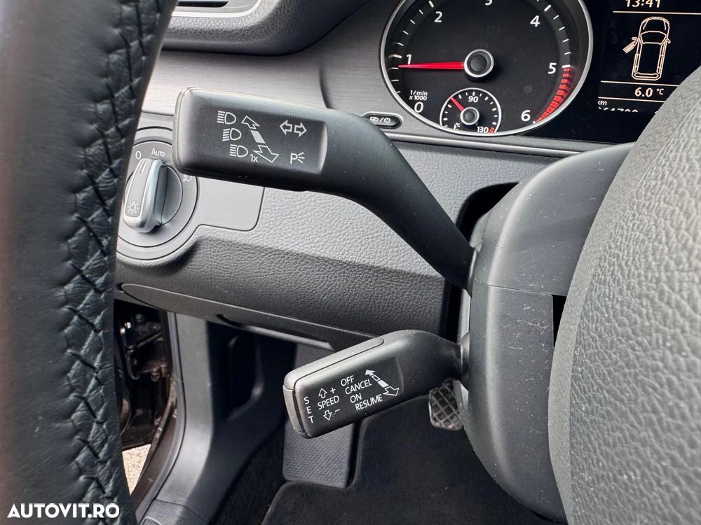 Volkswagen Passat Variant 2.0 TDI BlueMotion Technology DPF Comfortline - 12