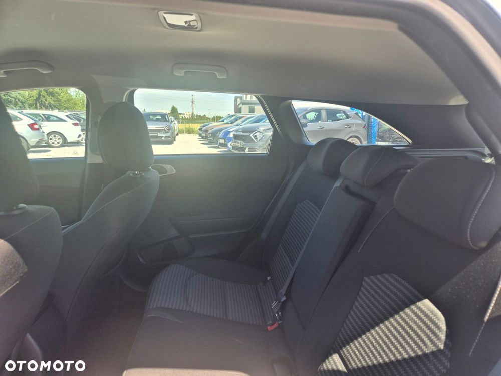Kia Ceed 1.5 T-GDI M - 11