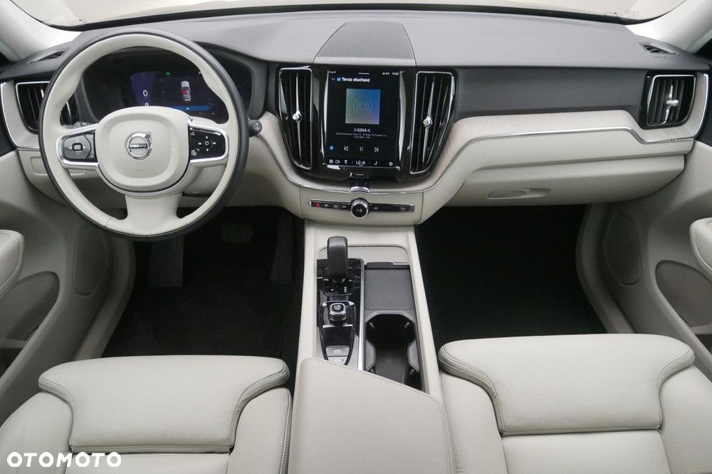 Volvo XC 60 B4 D AWD Plus Bright - 8