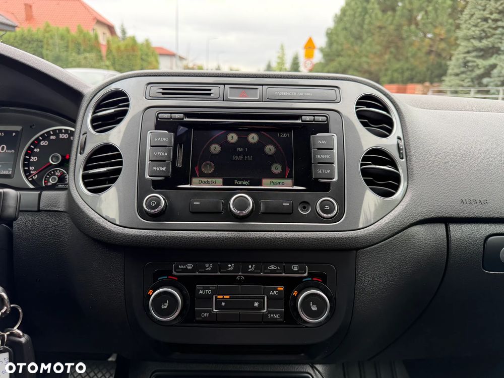 Volkswagen Tiguan - 33