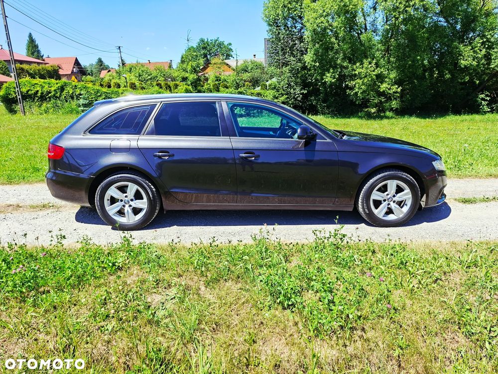 Audi A4 Avant 2.0 TDI DPF Ambiente - 8