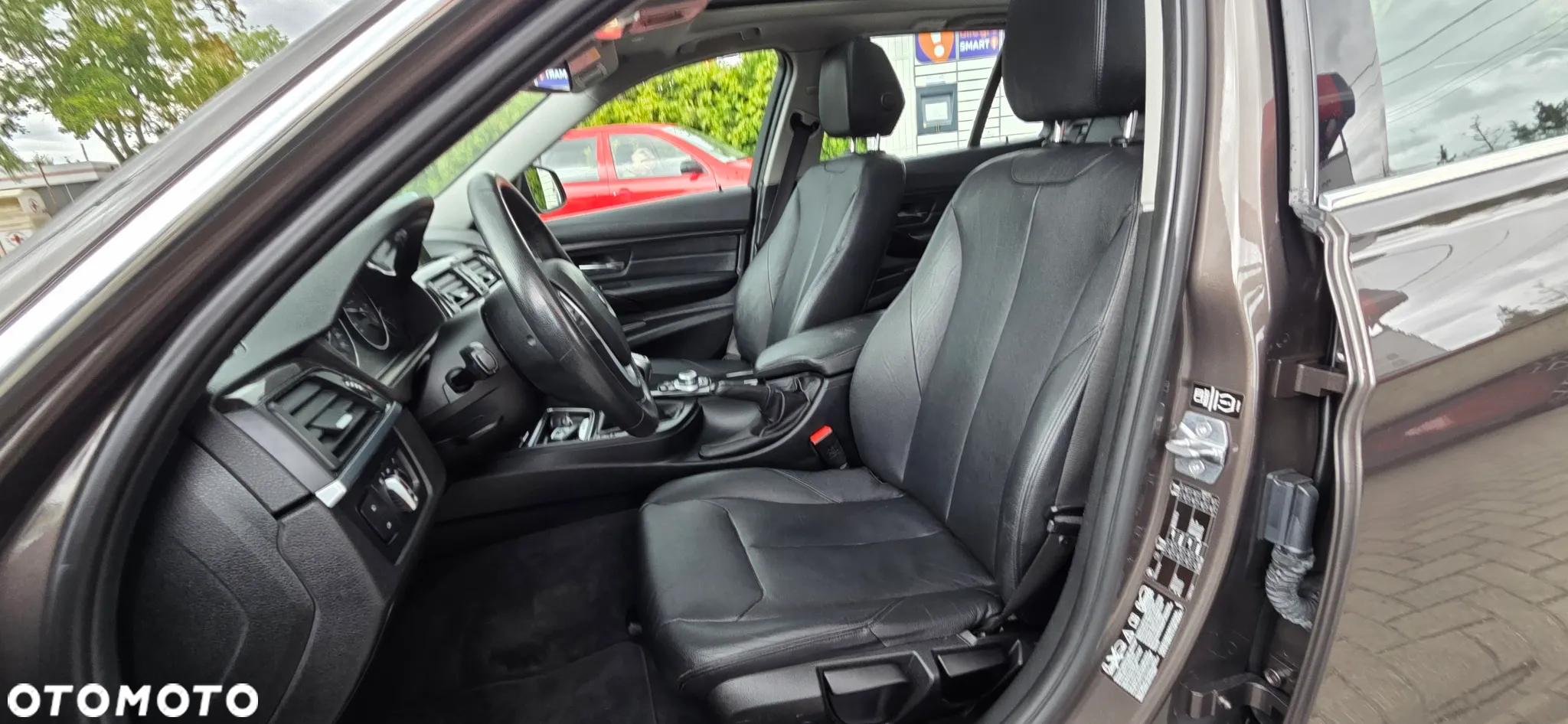 BMW Seria 3 320d Touring xDrive Sport Line - 30