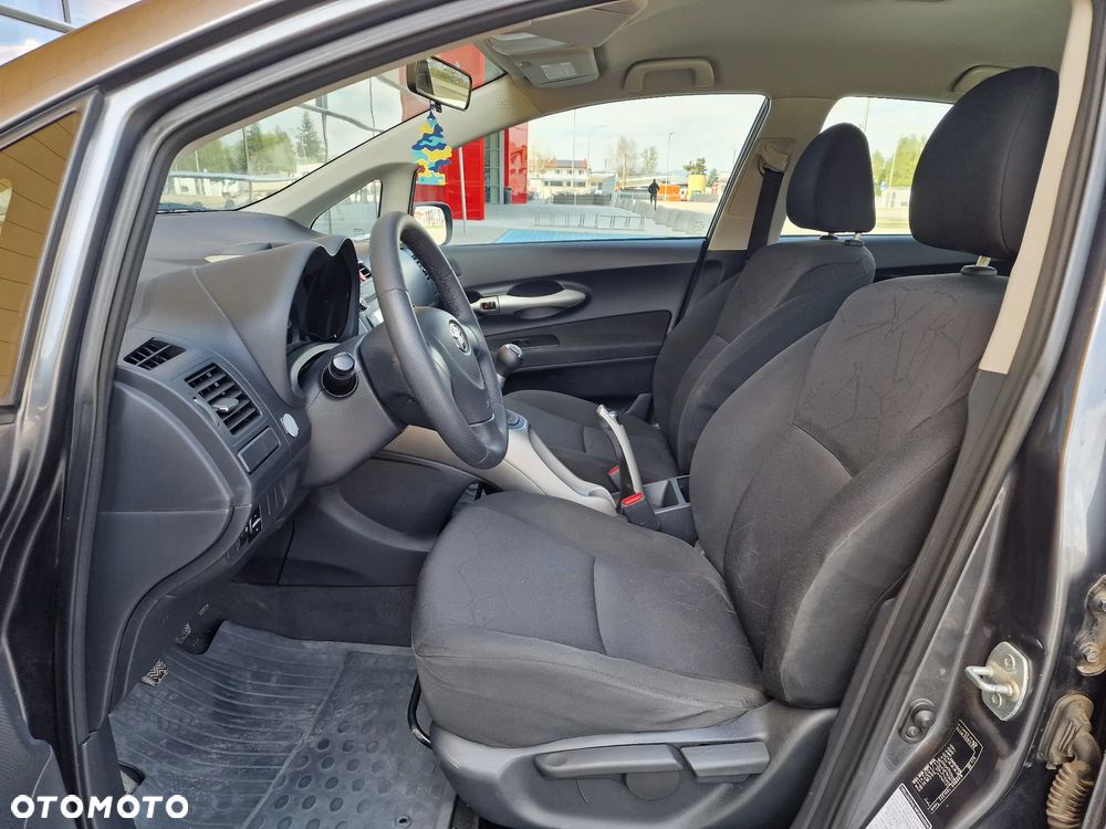 Toyota Auris 1.4 VVT-i Sol - 19