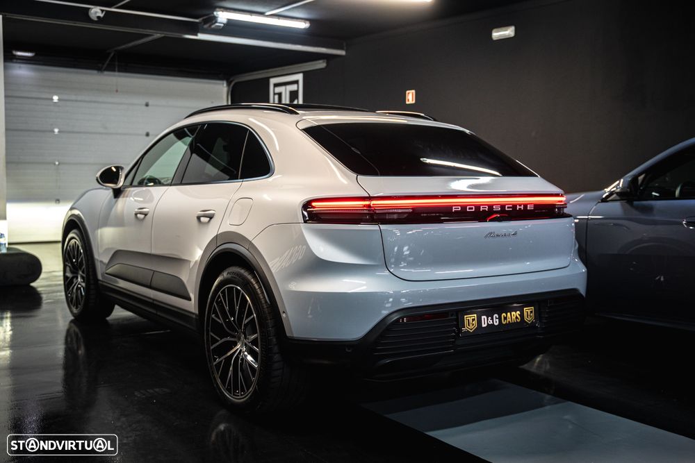 Porsche Macan Electric 4 - 3