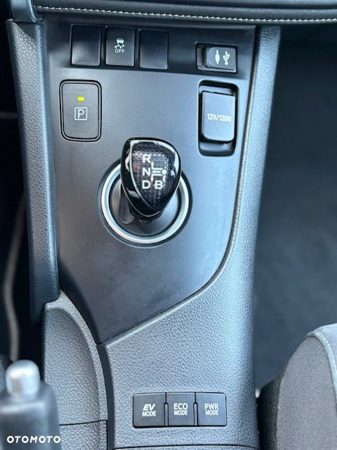 Toyota Auris 1.8 VVT-i Automatik Style Selection - 29