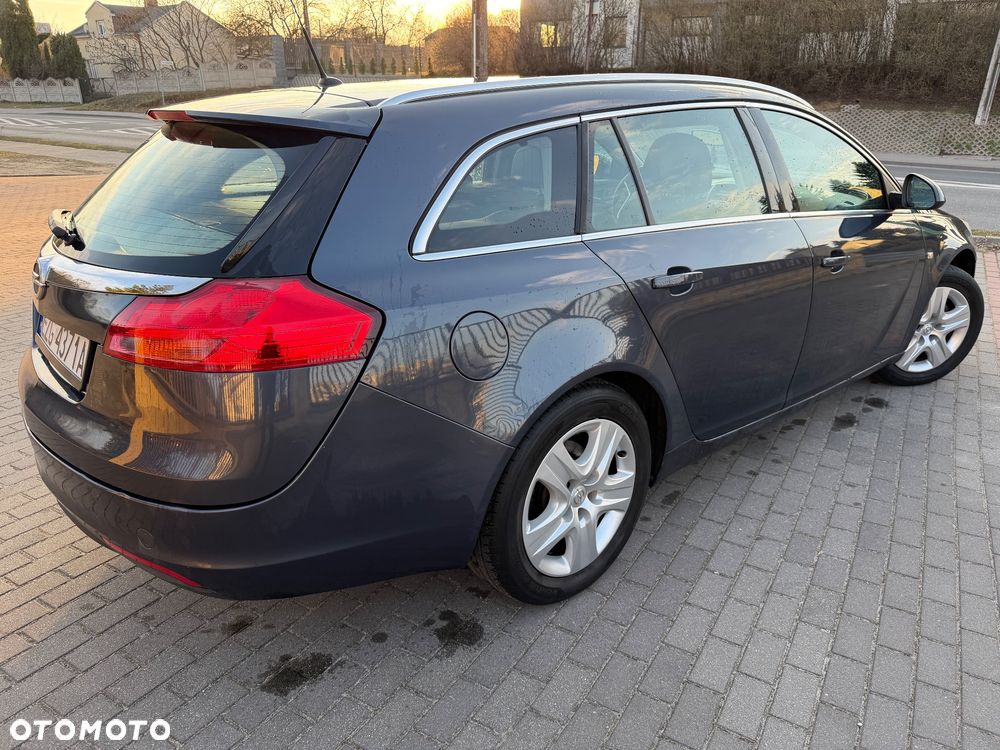 Opel Insignia 1.8 - 9