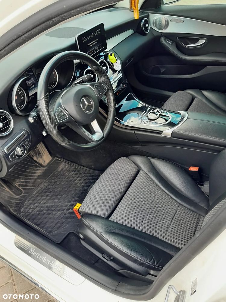 Mercedes-Benz Klasa C 200 4-Matic 9G-TRONIC - 3
