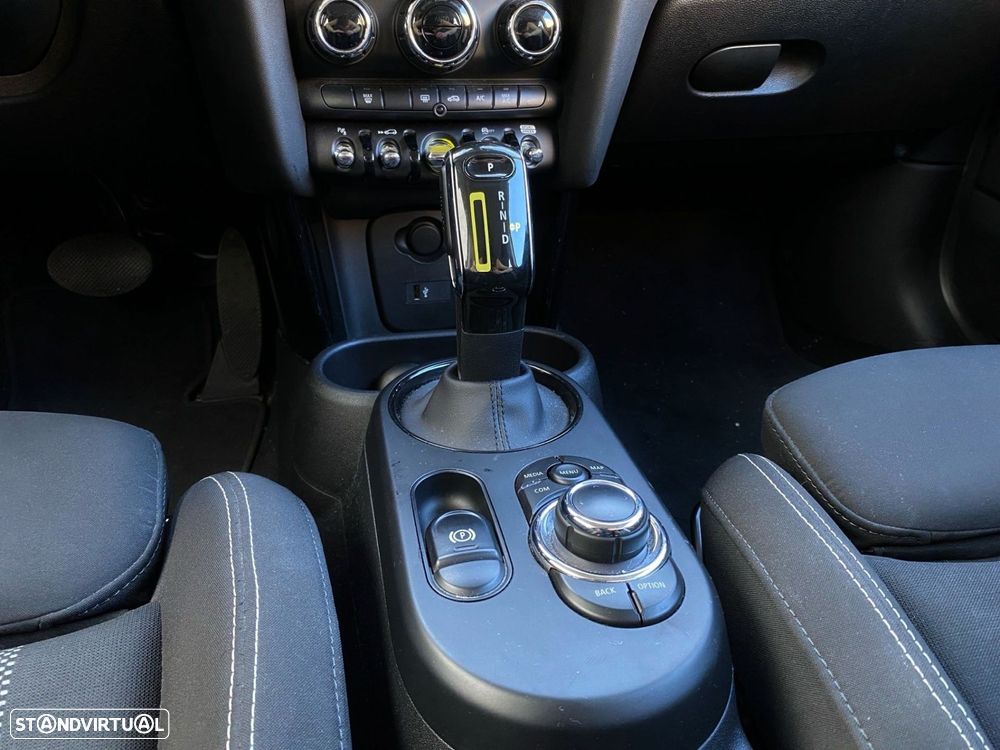 MINI 3 Portas Cooper SE Classic - 10