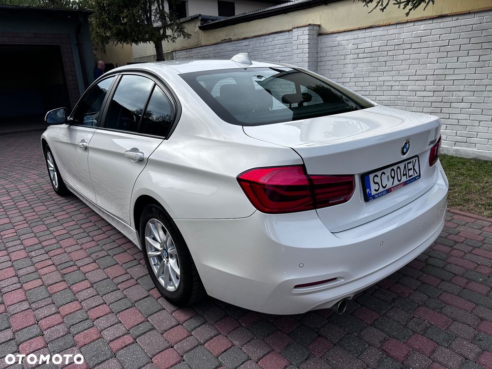 BMW Seria 3 318i - 10