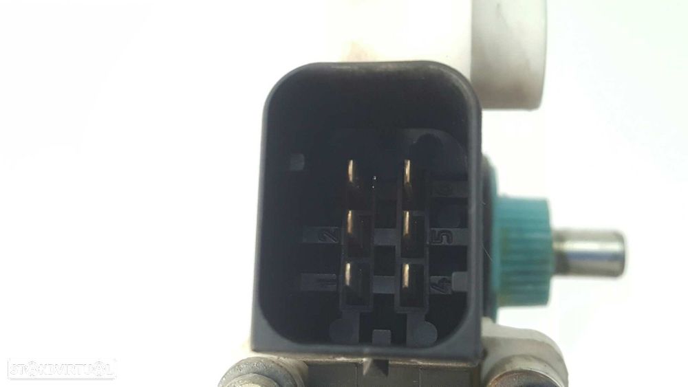 MOTOR ELEVADOR FRENTE ESQUERDO MERCEDES CLASE C (W203) BERLINA 270 CDI (203.016) - 4