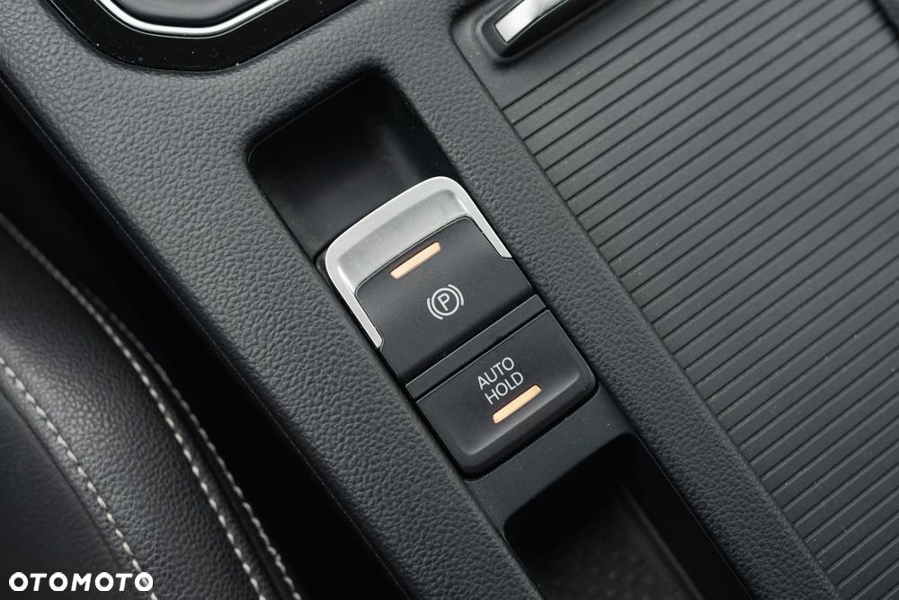 Volkswagen Passat - 31