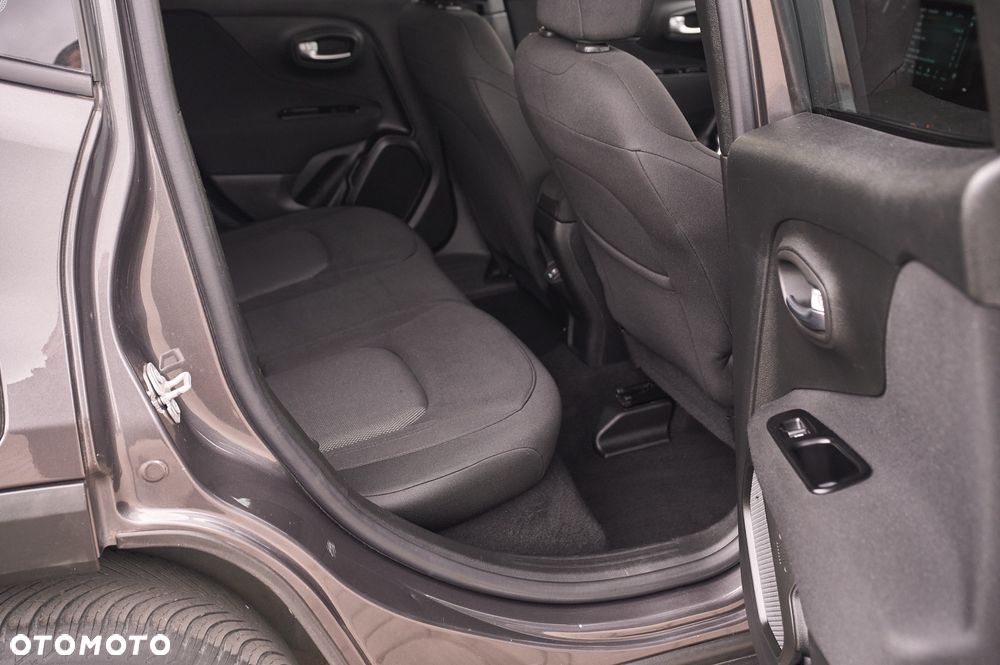 Jeep Renegade 1.3 GSE T4 Turbo Longitude FWD S&S - 28