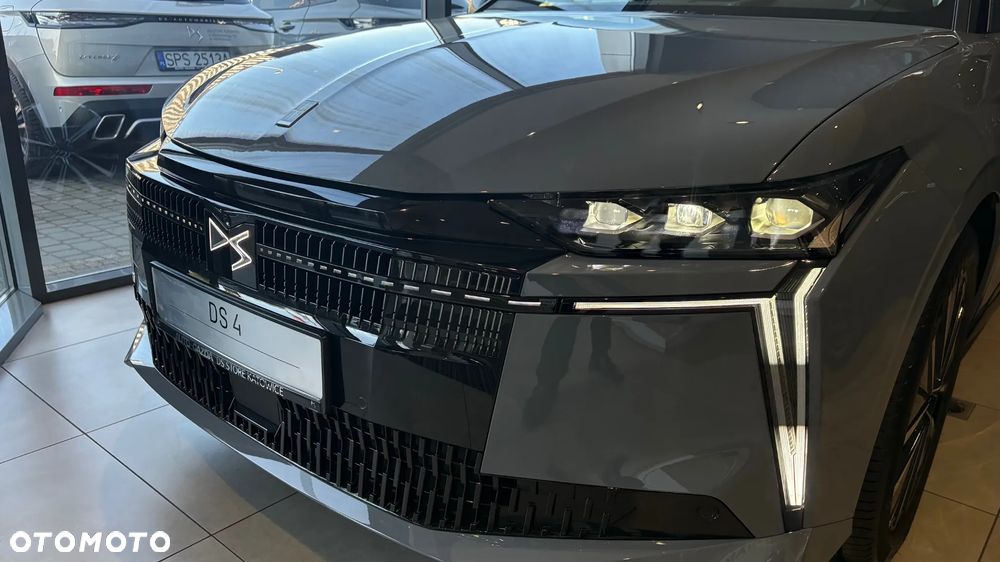 DS Automobiles N°4 E-Tense 58.3kWh Étoile Alcantara - 5