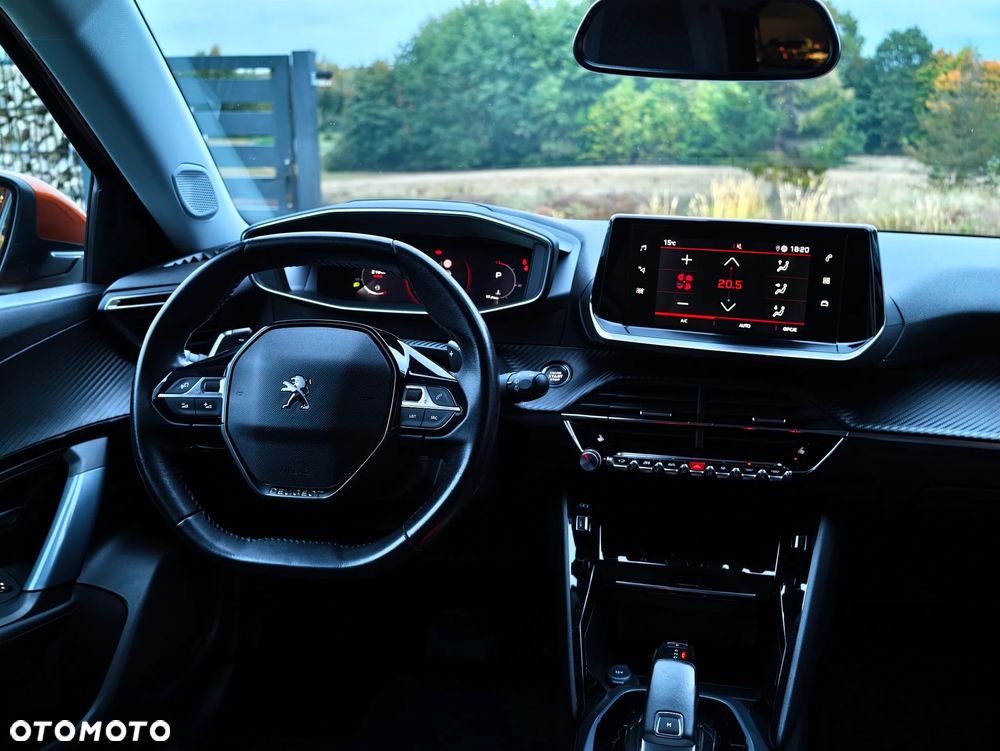 Peugeot 2008 1.2 PureTech Allure S&S EAT8 - 6