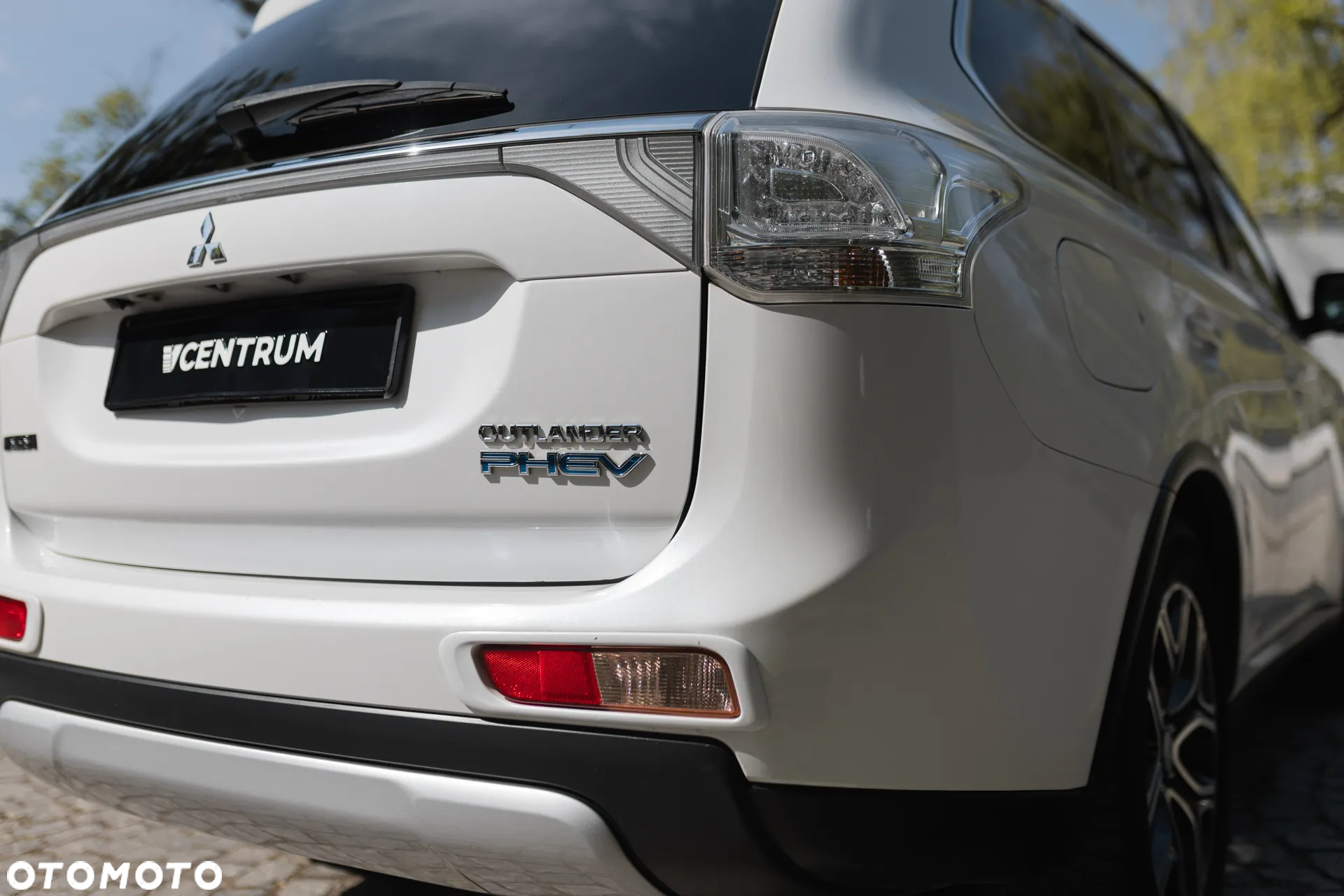 Mitsubishi Outlander - 10