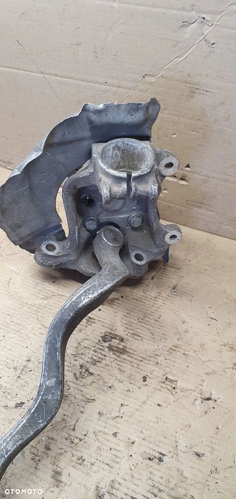 Zwrotnica piasta prawy przód przednia prawa BMW E60 E61 6760954R - 6