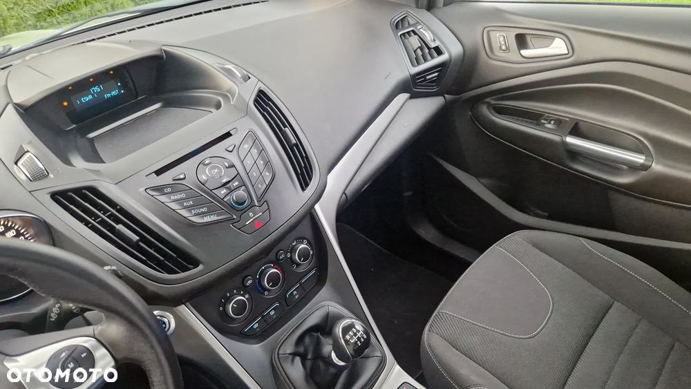 Ford Kuga 1.6 EcoBoost 2x4 Titanium - 11