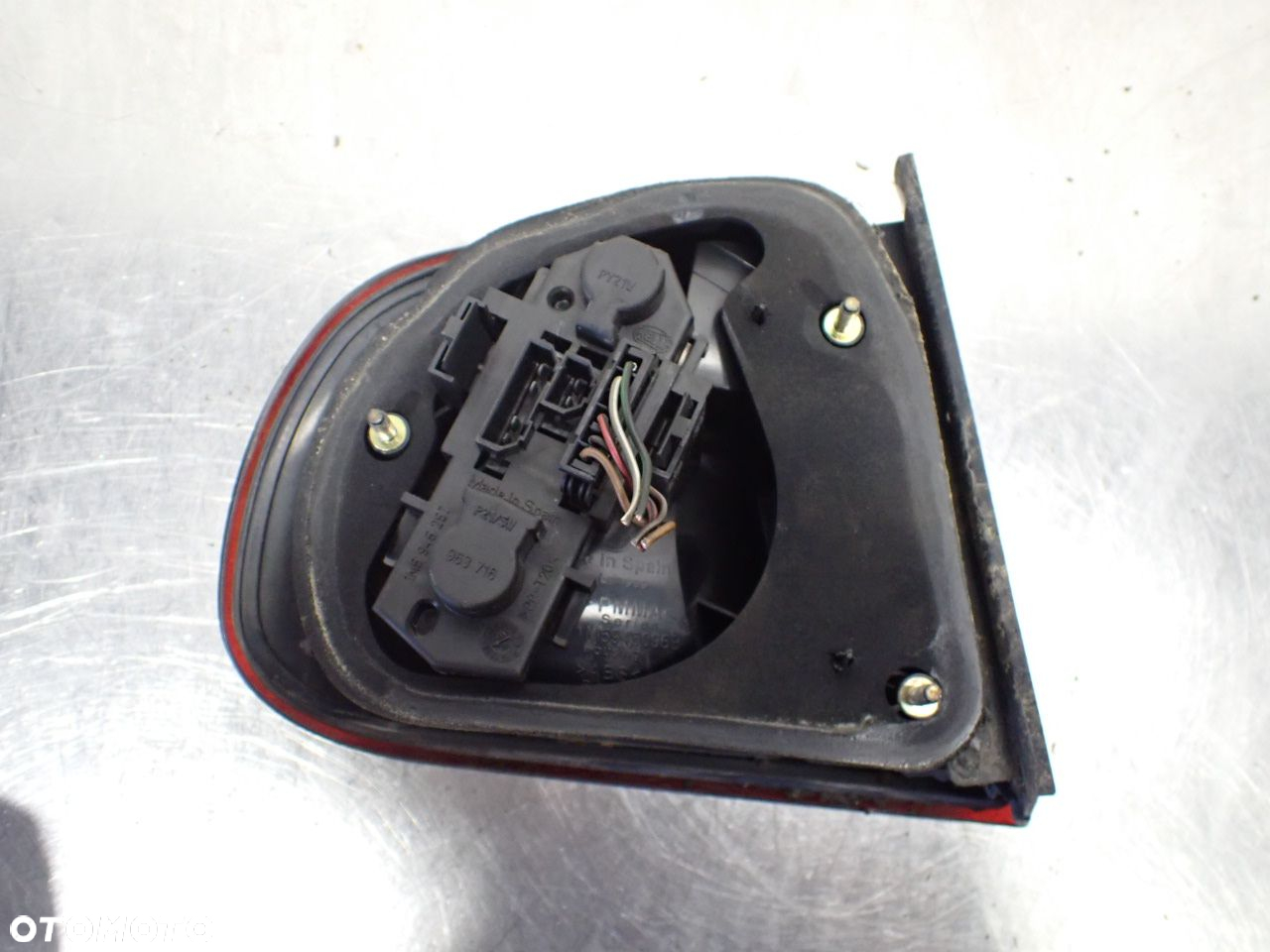 LAMPA PRAWA TYLNA DYMIONA SEAT TOLEDO II 1M5945096B - 6