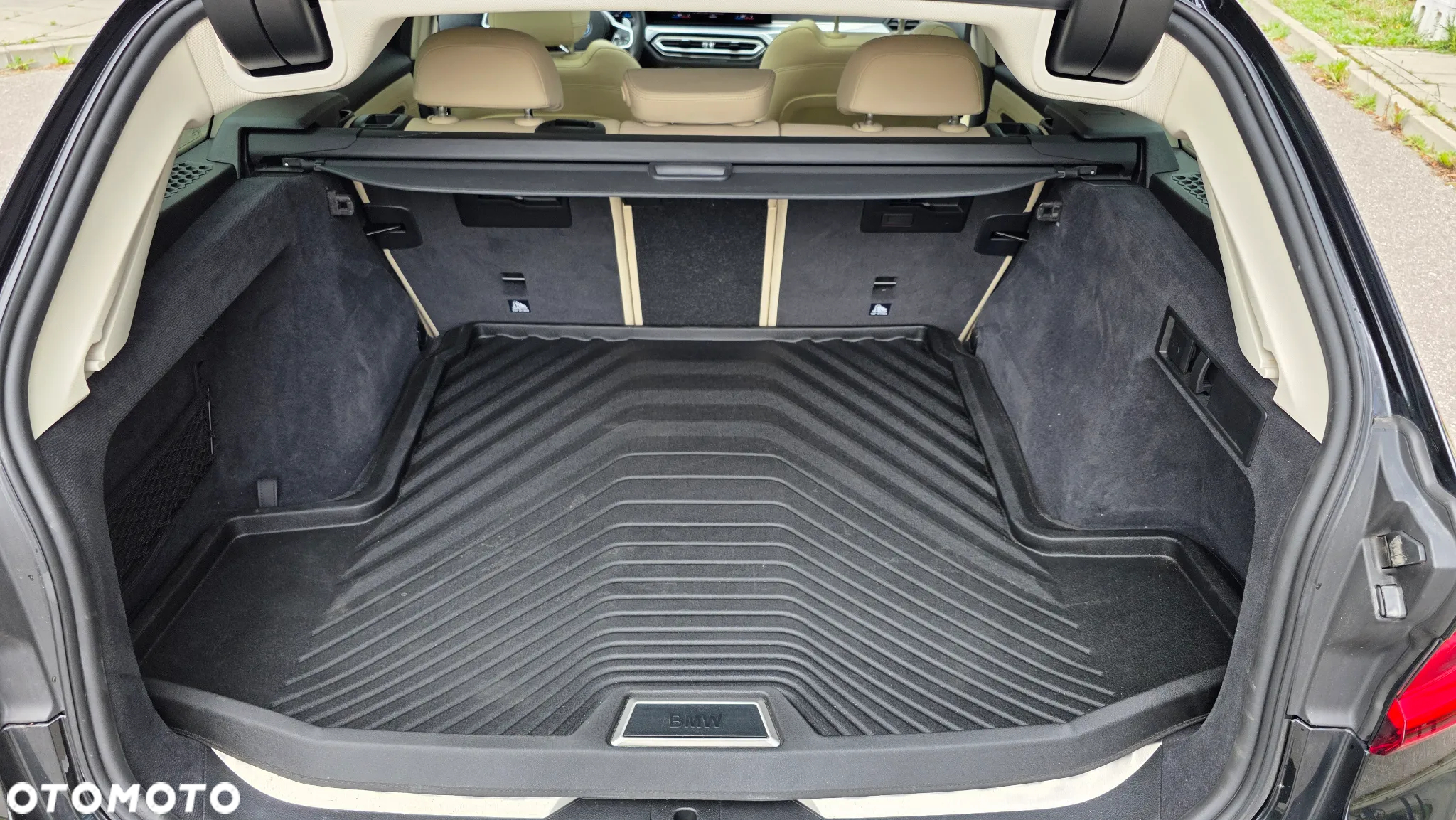 BMW Seria 3 330e Touring xDrive M Sport - 22