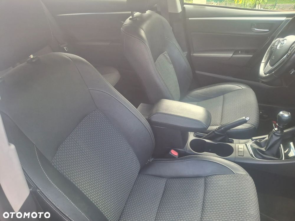 Toyota Corolla 1.6 Prestige - 11