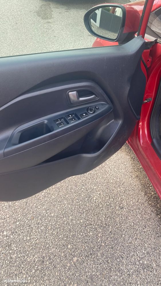 Kia Rio - 8