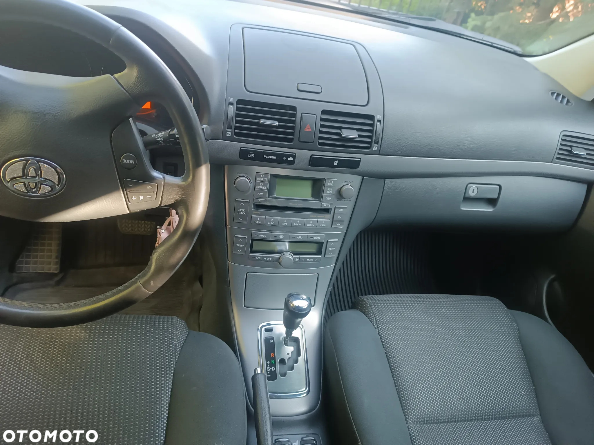 Toyota Avensis - 9