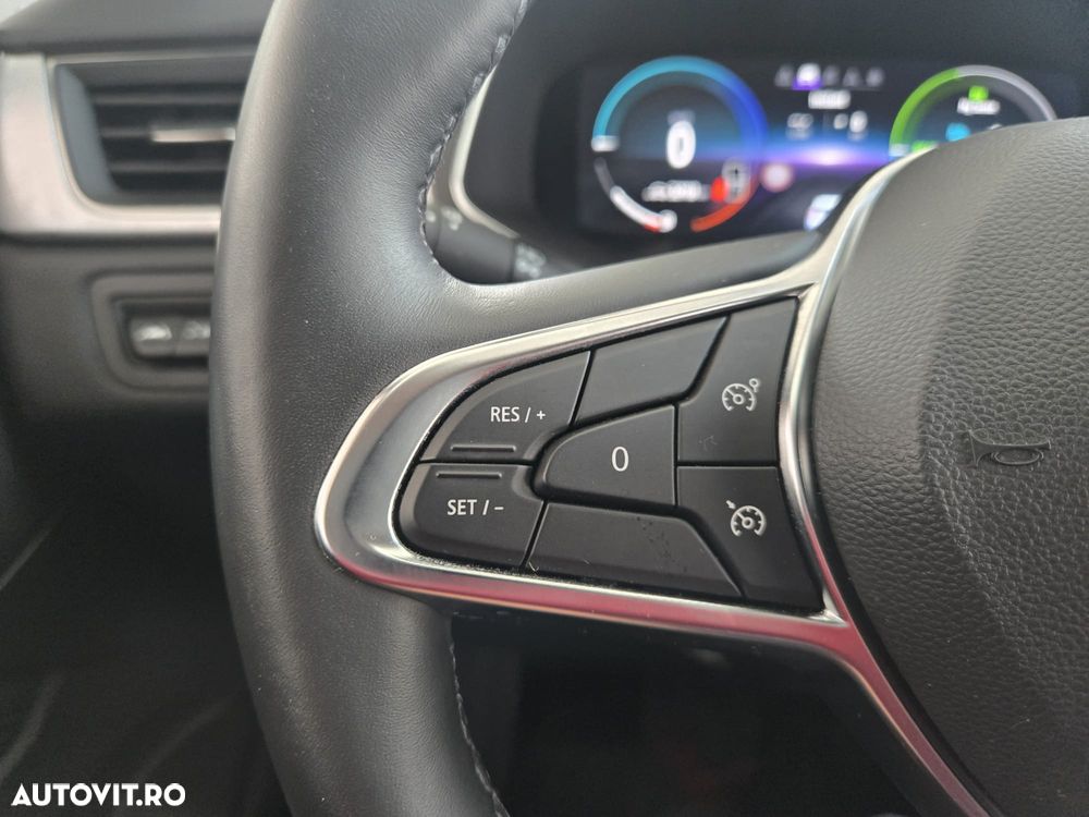 Renault Captur PHEV 160 Techno - 12