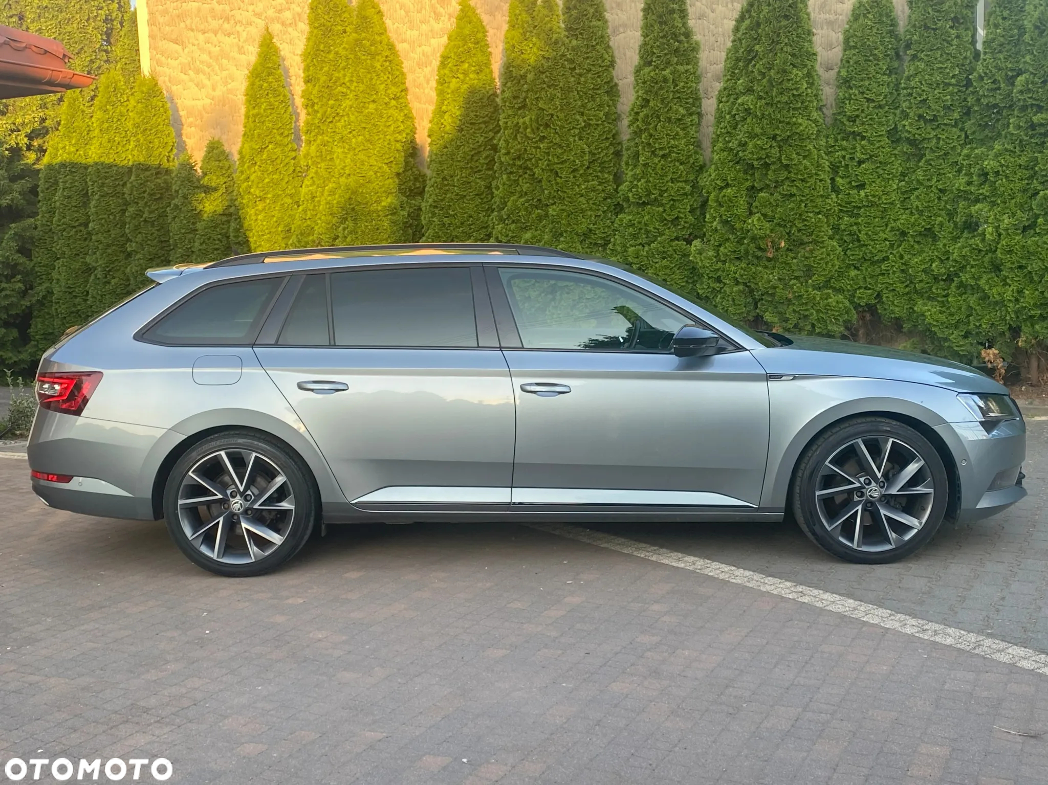 Skoda Superb 2.0 TDI Sportline DSG - 5