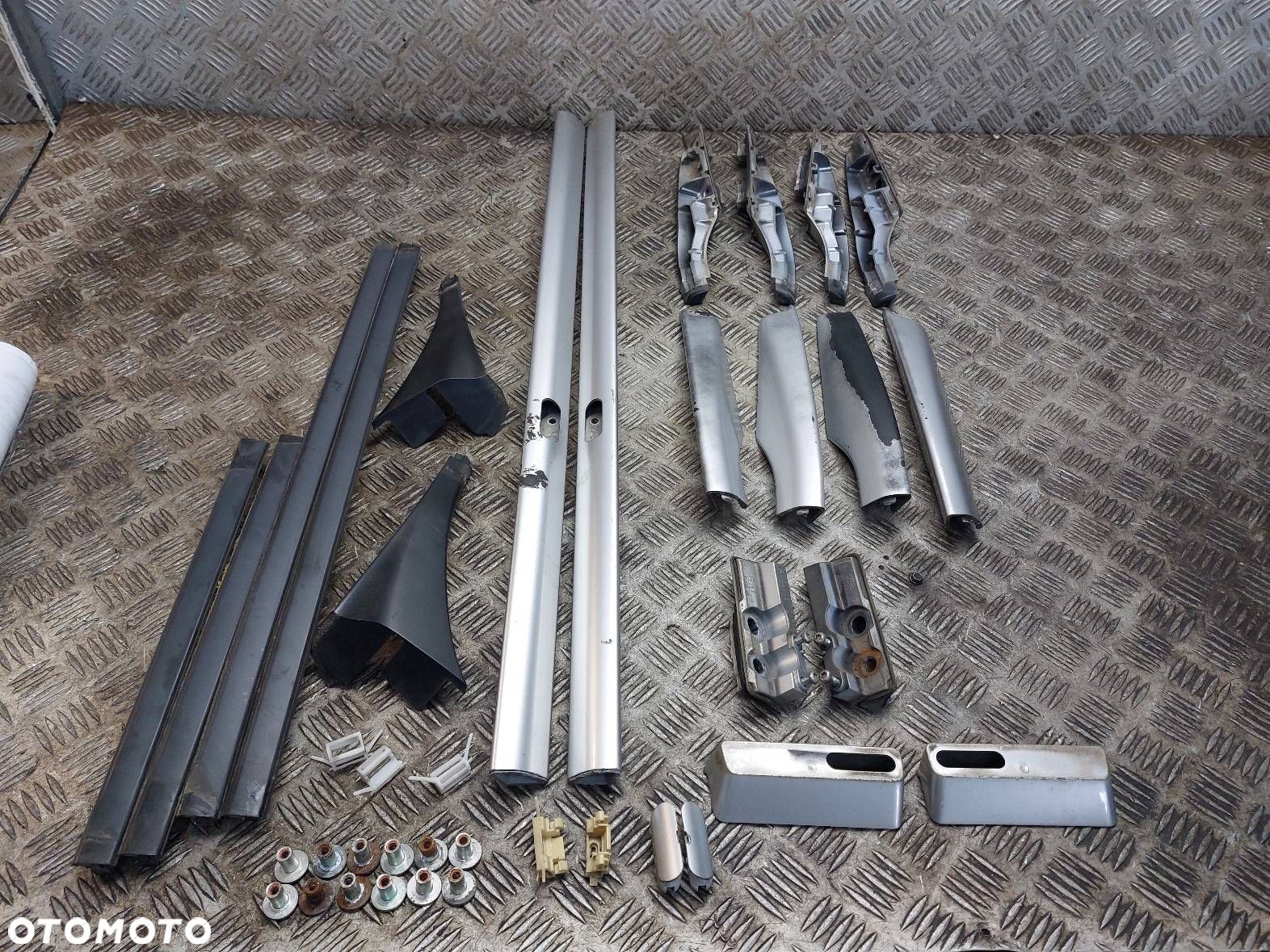 LISTWA DACHOWA RELING RELINGI KOMPLET HONDA FR-V I 2.0 16V - 1
