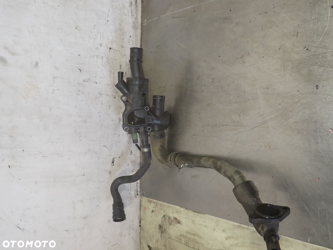 OBUDOWA TERMOSTATU FORD MONDEO MK4 2.0TDCI 9656182980 - 1