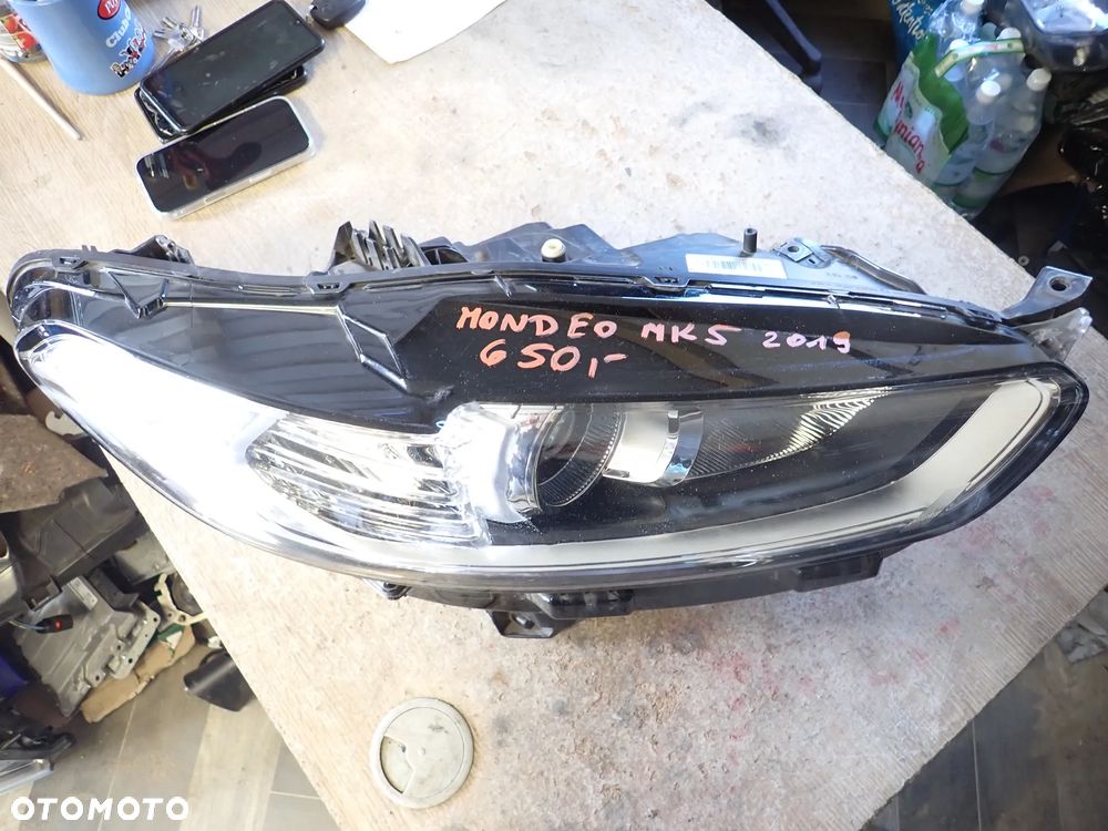 FORD MONDEO MK5 LAMPA PRAWY PRZÓD