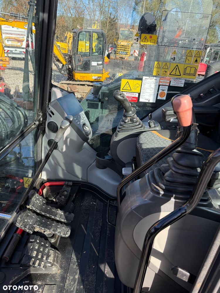 Case CX90D - 17