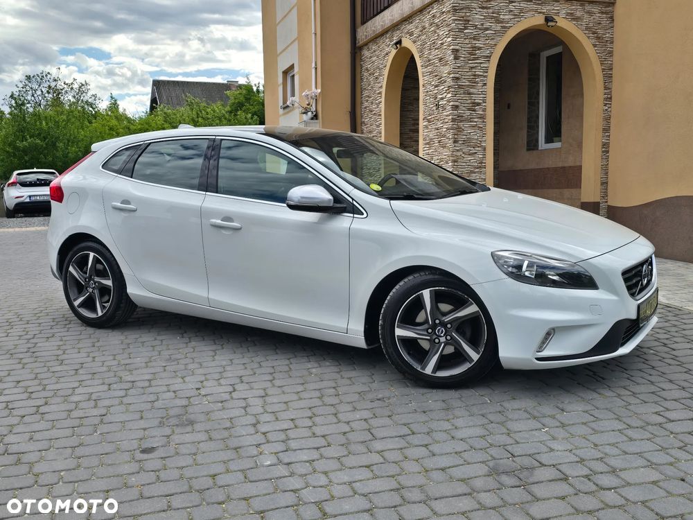 Volvo V40 D2 R Design - 9