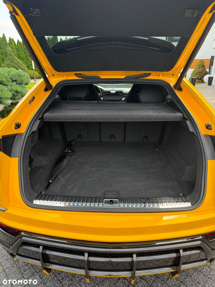 Lamborghini Urus - 10
