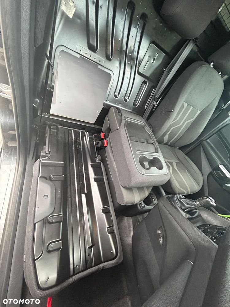 Ford Transit Connect - 9