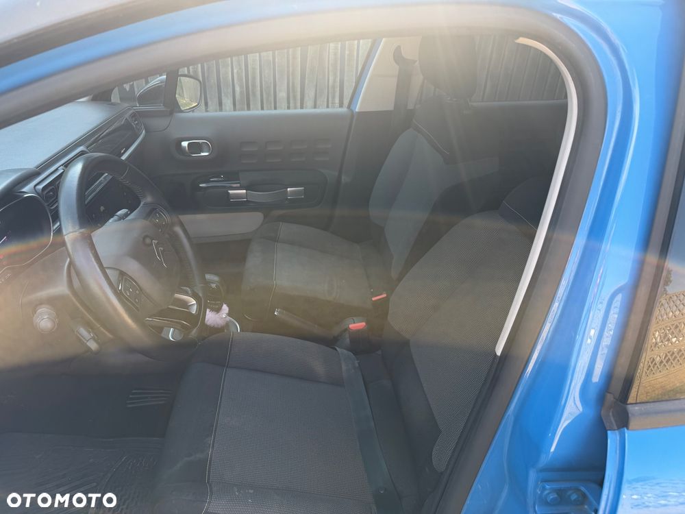 Peugeot 208 - 16