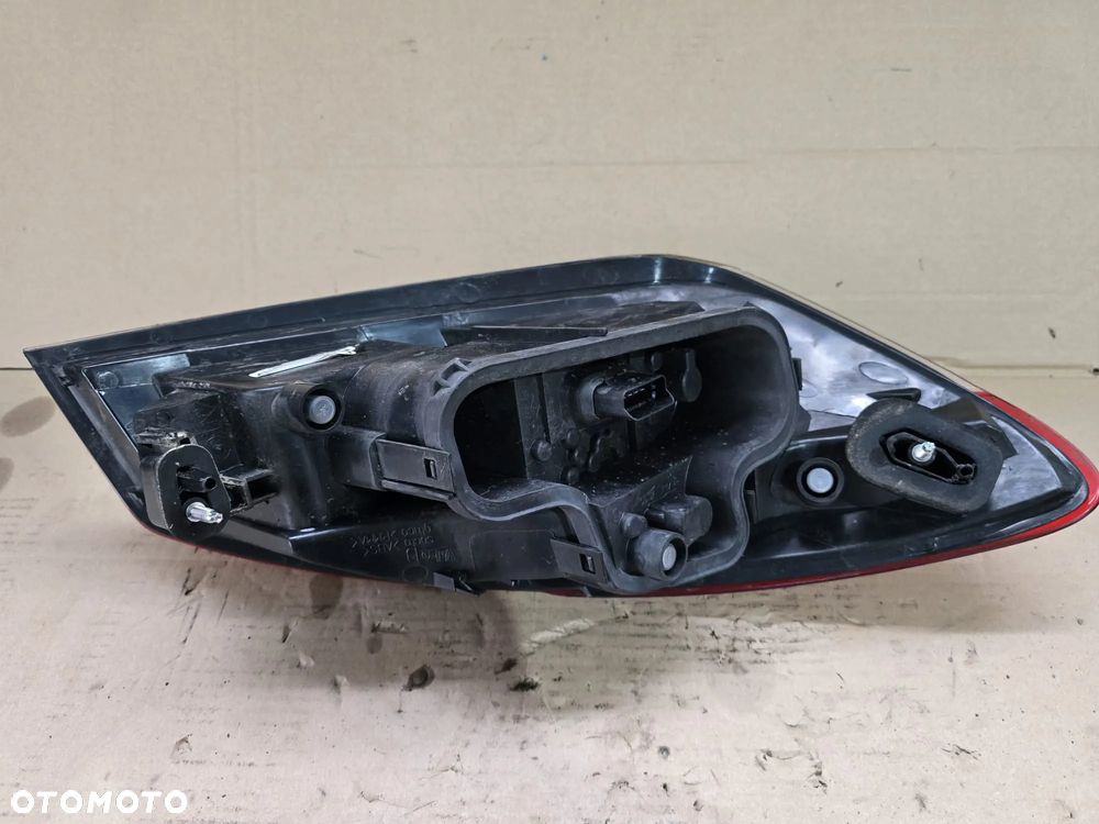 LAMPA PRAWA TYŁ RENAULT MEGANE III COUPE - 2