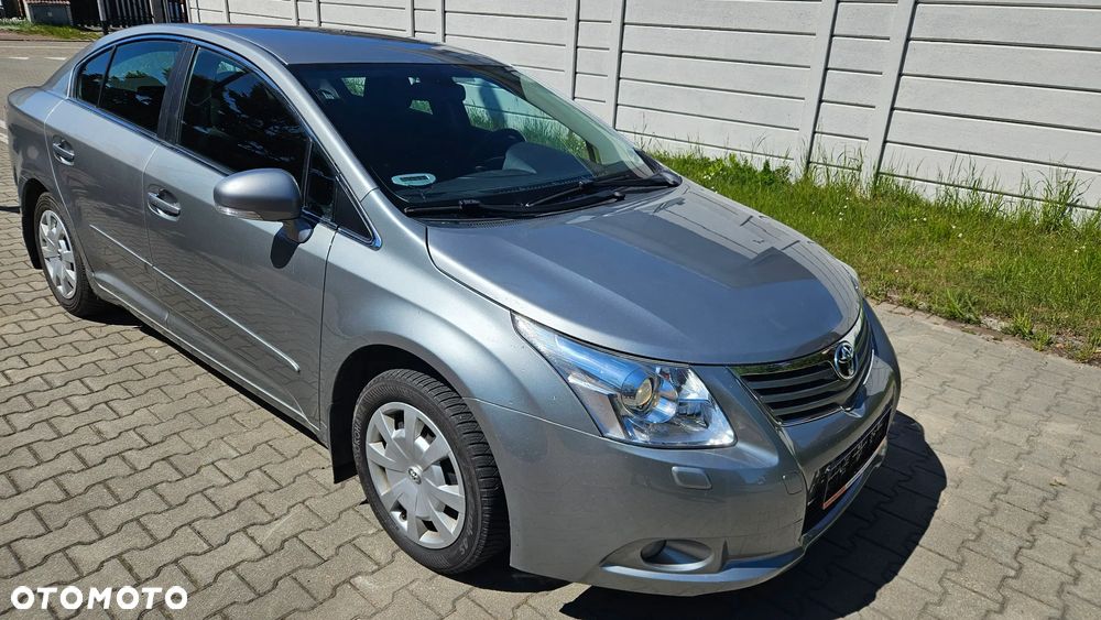 Toyota Avensis 1.8 Executive - 2