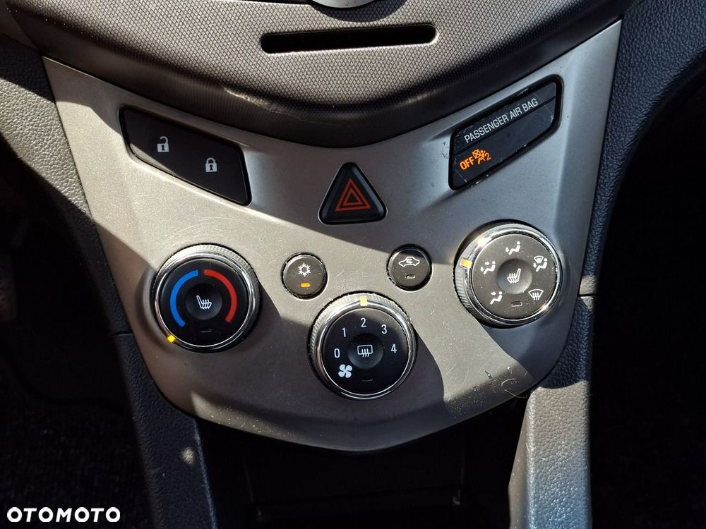 Chevrolet Aveo 1.6 LTZ - 20