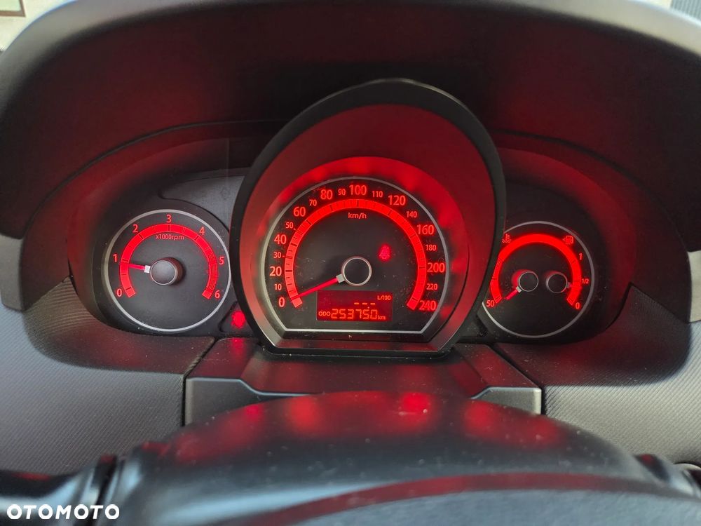 Kia Ceed - 10